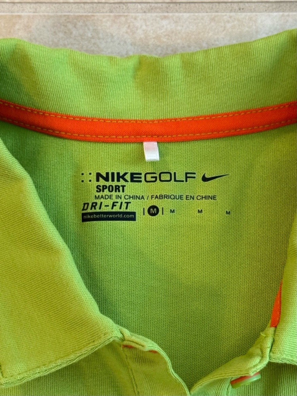 Nike Size M Women's Green Golf Polo Sport Tee with Swoosh - Picture 3 of 3